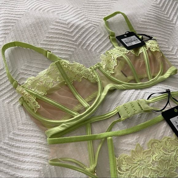 Honey Birdette Amelie 3 Piece Set in Lime Bra/Thong/Suspender - Picture 8 of 10